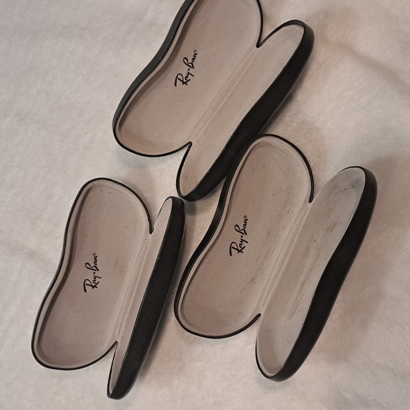 Bundle Of Ray-Ban Sunglass Cases - Picture 9 of 12